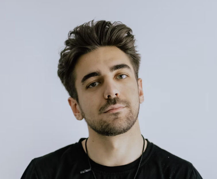 Young man in black shirt